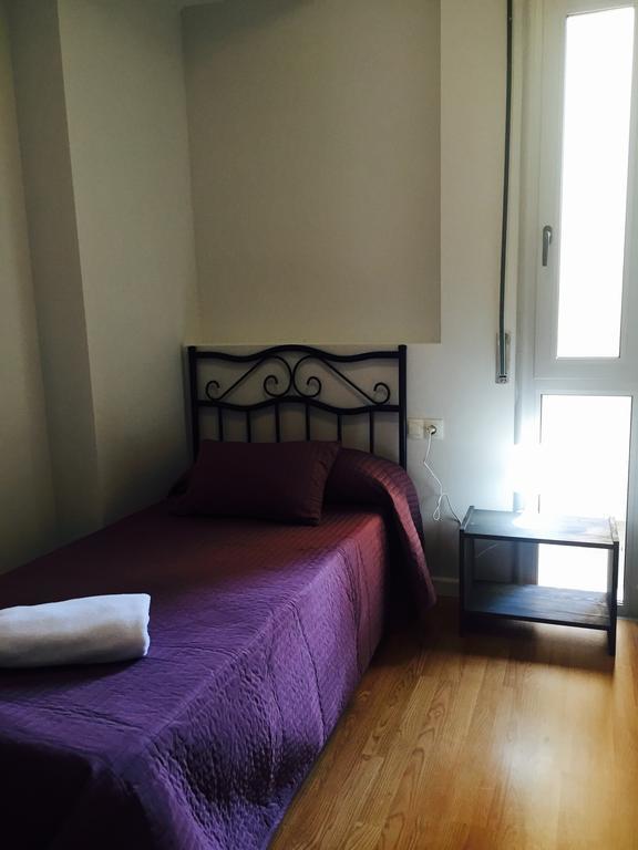 Hostal Restaurante Avenida De Madrid Terrassa Extérieur photo