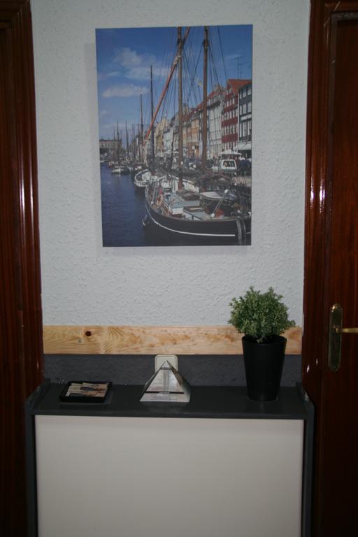 Hostal Restaurante Avenida De Madrid Terrassa Extérieur photo